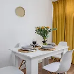 Appartamento Lumina Comfy 4-room Near The Center