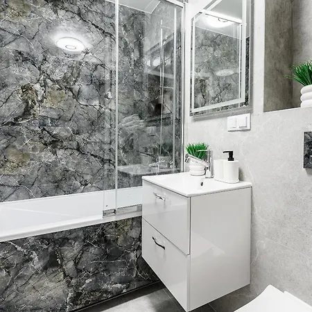 Appartement Lumina Comfy 4-room Near The Center *